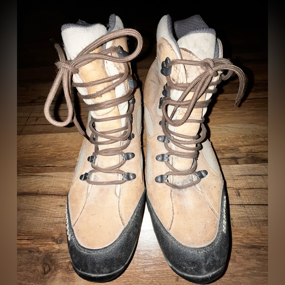 Mens Merrell Vibram size 14 Hiking Boots Mid